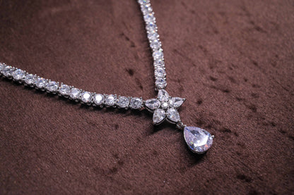 Charming Teardrop Floral Pendant Necklace with Earrings