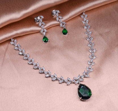 Majestic Emerald Green Pendant Necklace Set