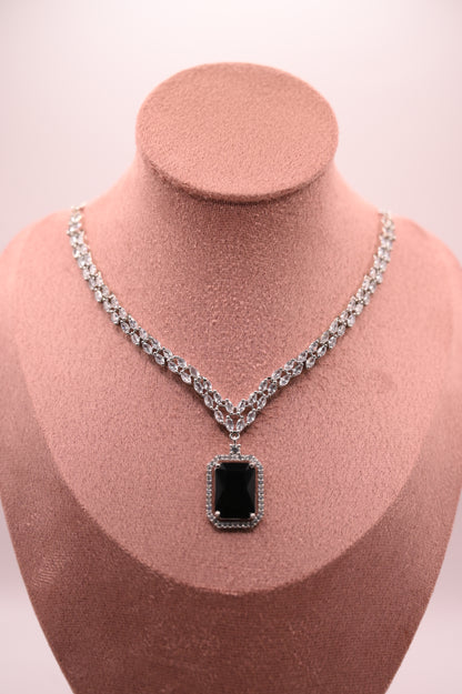 Glamorous Black Square Cut Stone Diamond Necklace Set